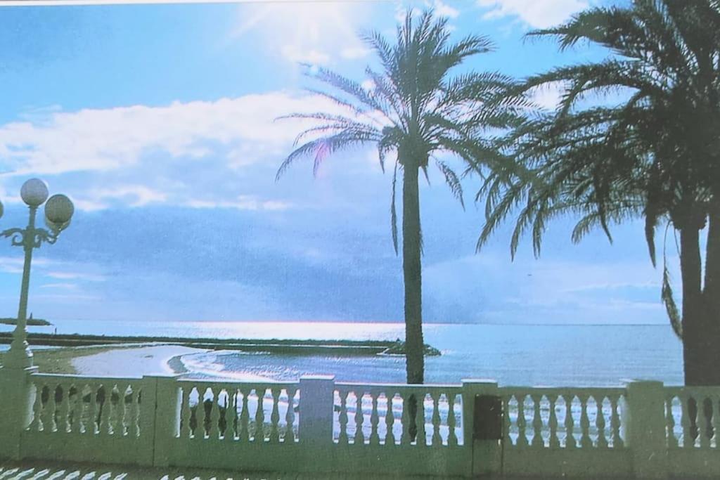 Lux. Frontbeach-terrace. 5 Pools.tv. 2 A.c.netflix Appartement